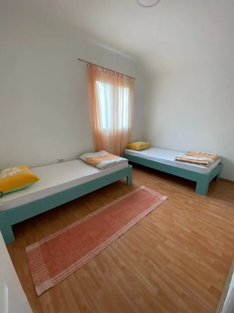 Rent, three bedroom apartment, 90m², Gradiošnica, Tivat