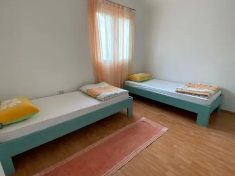 Rent, three bedroom apartment, 90m², Gradiošnica, Tivat - image 6