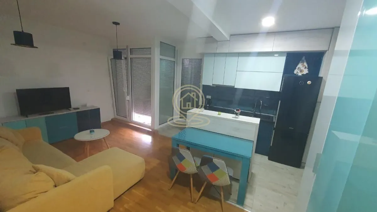 Izdavanje, jednosoban stan, 40m², Centar, Kragujevac