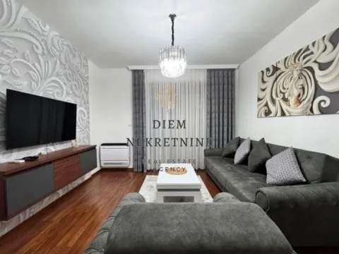 Izdavanje, dvosoban stan, 75m², Master Kvart, Podgorica
