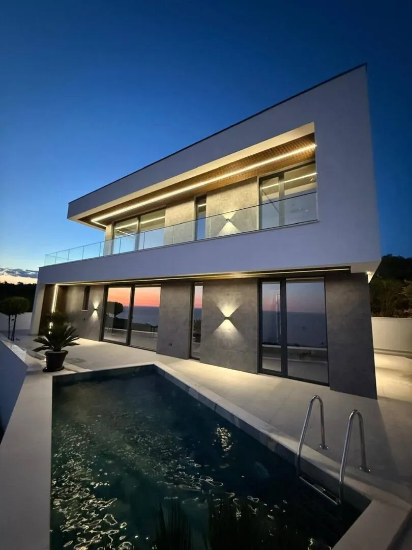 Rent, house, 190m², Krimovica, Kotor