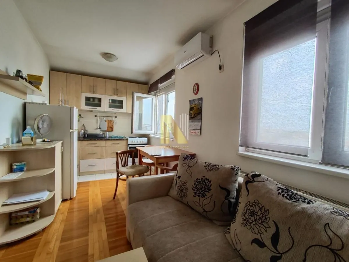 Izdavanje, garsonjera, 25m², Salajka, Novi Sad Sve Podlokacije