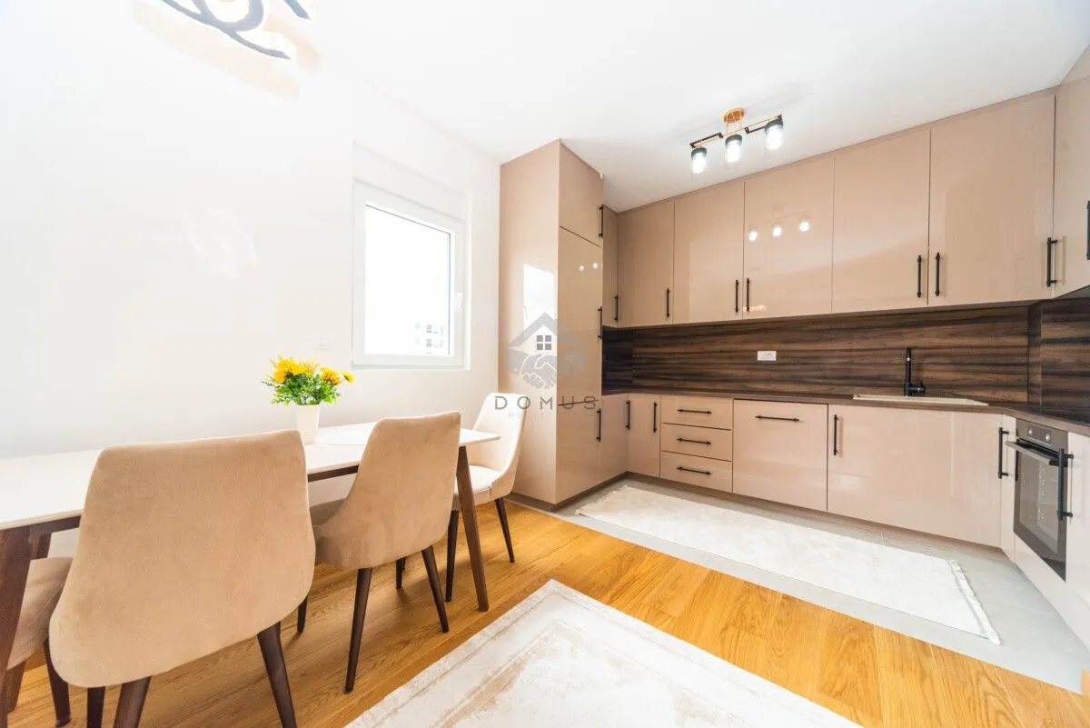 Izdavanje, dvosoban stan, 71m², New City, Podgorica