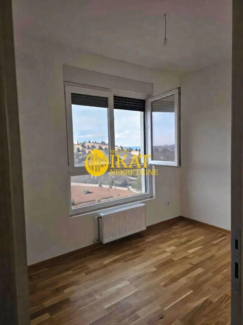 Prodaja, trosoban stan, 55m², Centar, Stara Pazova