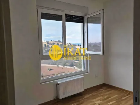 Prodaja, trosoban stan, 55m², Centar, Stara Pazova - image 2