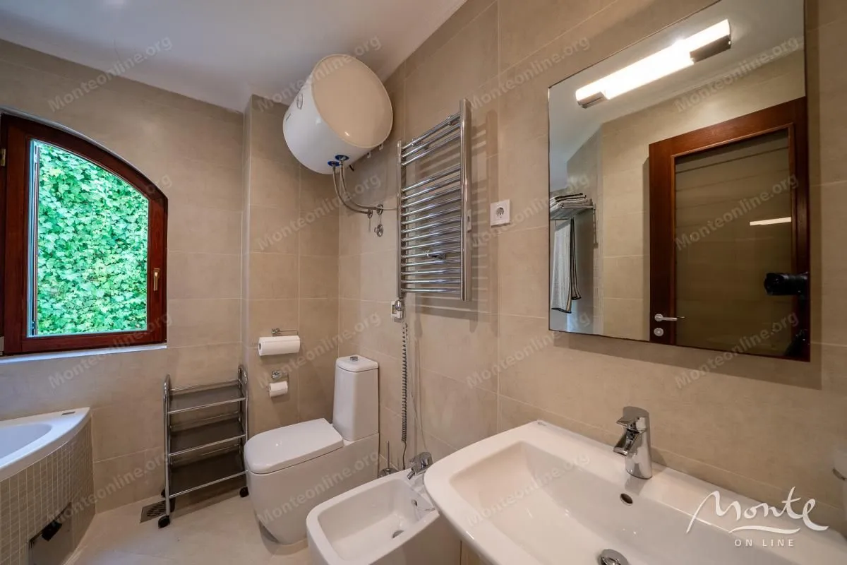 Sale, two bedroom apartment, 88m², Petrovac, Budva