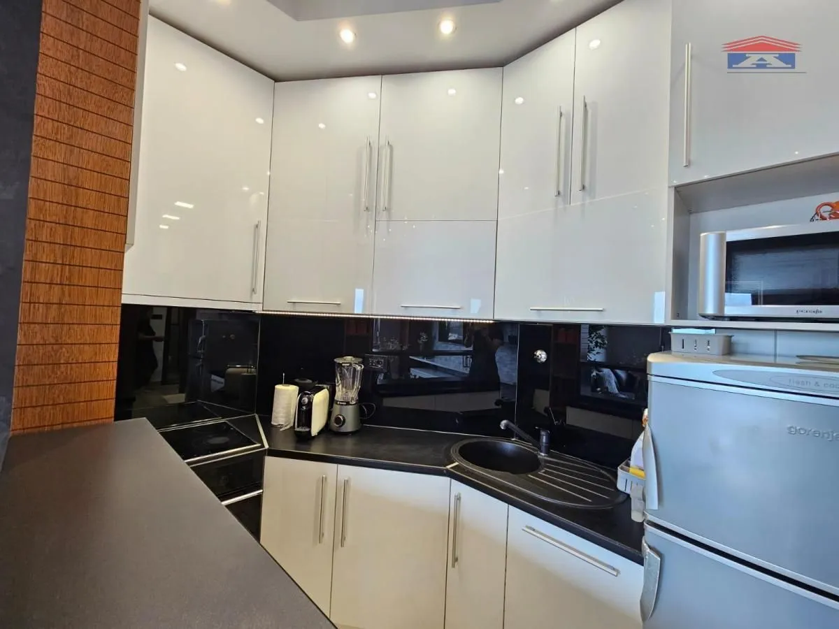 Izdavanje, dvosoban stan, 54m², Bulevar Evrope, Novi Sad Sve Podlokacije