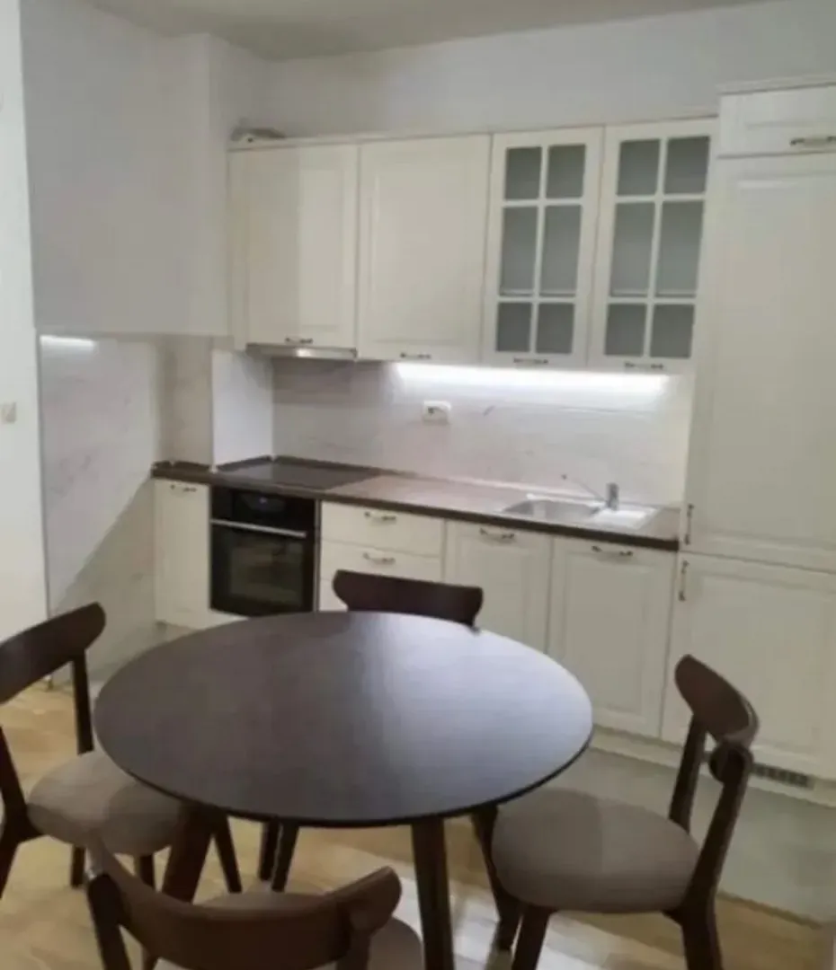 Izdavanje, jednosoban stan, 45m², Blok 6, Podgorica