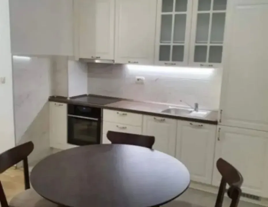 Izdavanje, jednosoban stan, 45m², Blok 6, Podgorica