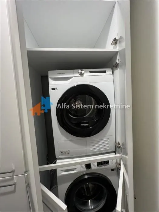 Rent, four bedroom apartment, 115m², Savski Venac, Beograd
