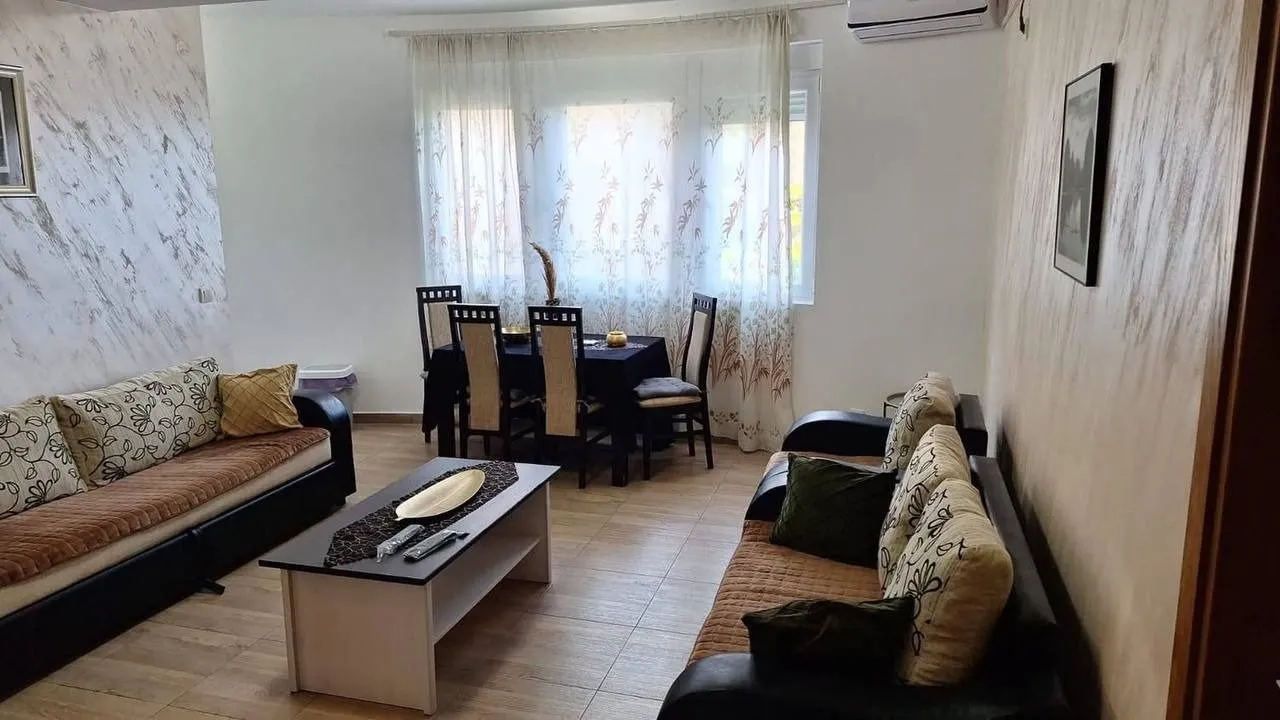 Rent, two bedroom apartment, 70m², Dumidran, Tivat