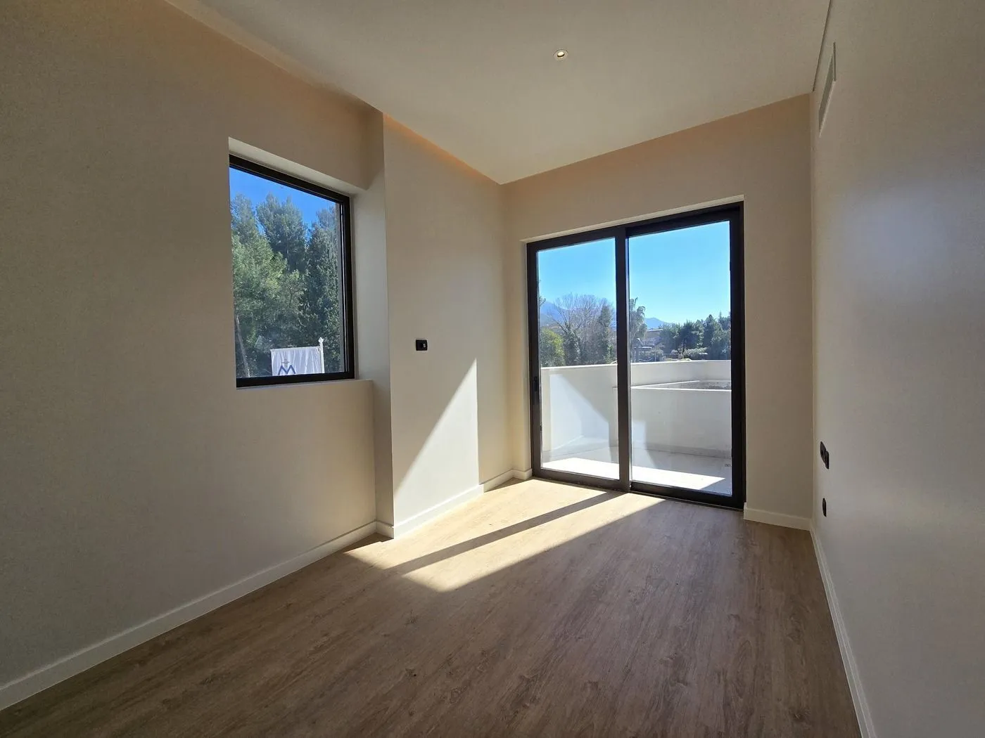 Prodaja, dvosoban stan, 93m², Tivat, Crna Gora