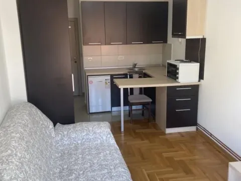 Rent, studio apartment, 26m², Centar, Kragujevac - image 1