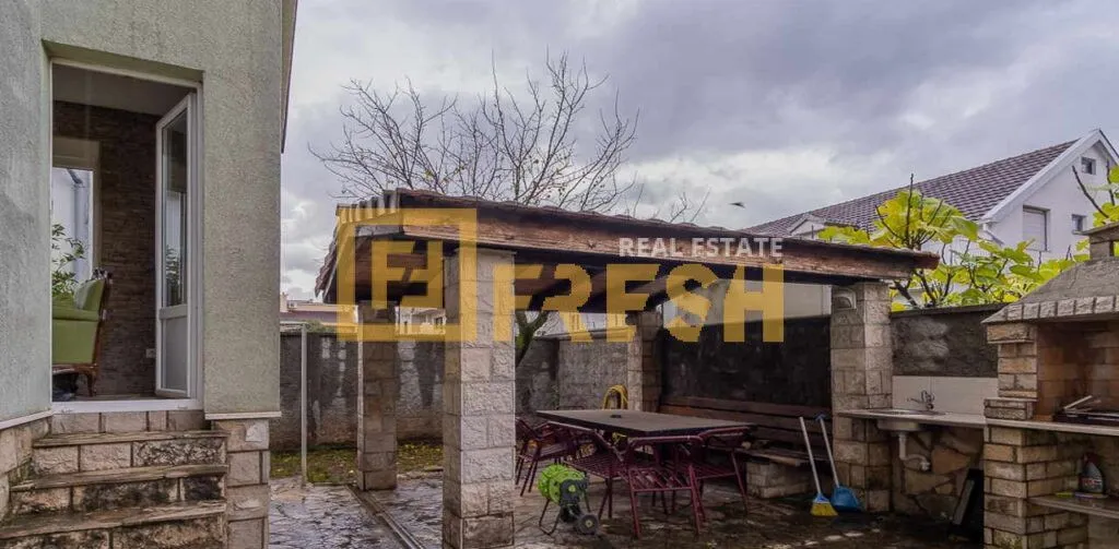 Rent, house, 250m², Stari Aerodrom, Podgorica