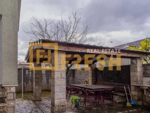 Izdavanje, kuća, 250m², Stari Aerodrom, Podgorica - image 8