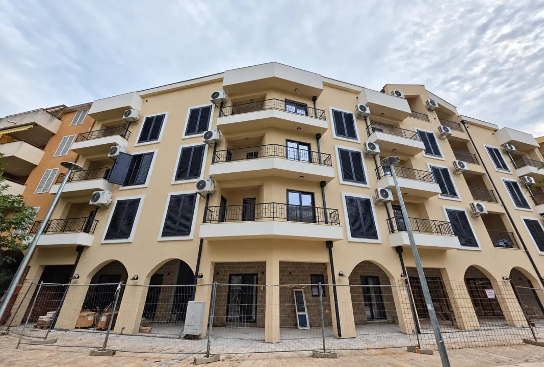 Sale, two bedroom apartment, 53m², Adok, Budva