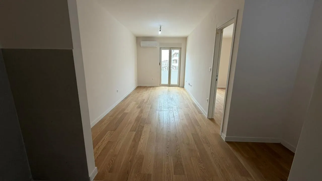 Prodaja, jednosoban stan, 40m², Central Point, Podgorica