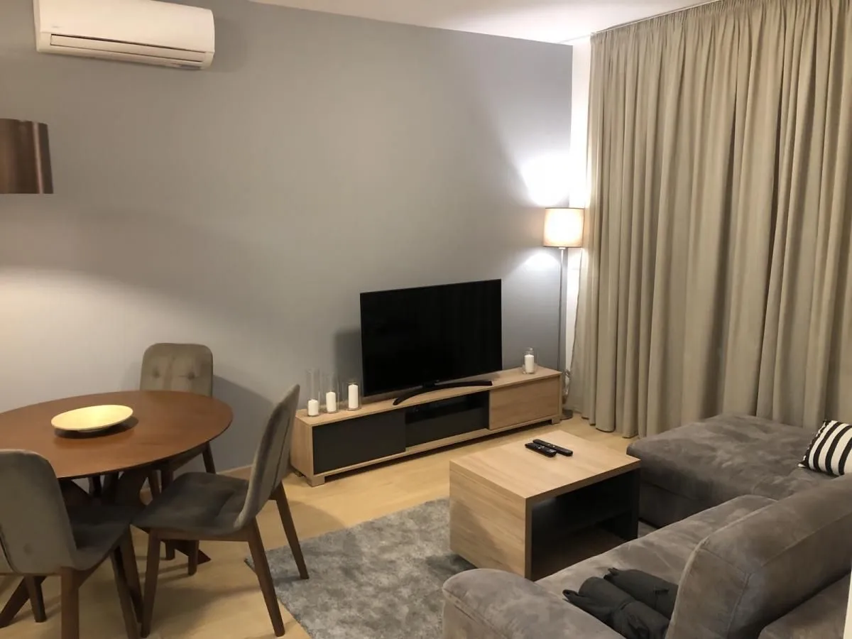 Rent, three bedroom apartment, 68m², Vračar Sve Podlokacije, Beograd