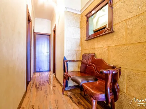 Prodaja, četvorosoban stan, 179m², Budva, Crna Gora - image 19