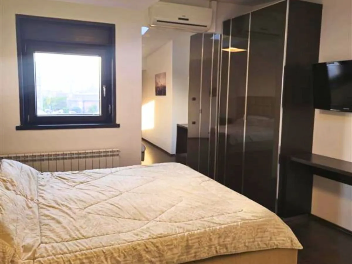 Rent, three bedroom apartment, 123m², Vračar Sve Podlokacije, Beograd
