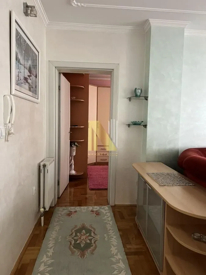 Izdavanje, dvosoban stan, 37m², Grbavica, Novi Sad Sve Podlokacije
