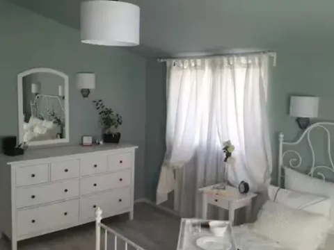 Izdavanje, dvosoban stan, 75m², Kalimanj, Tivat - image 2