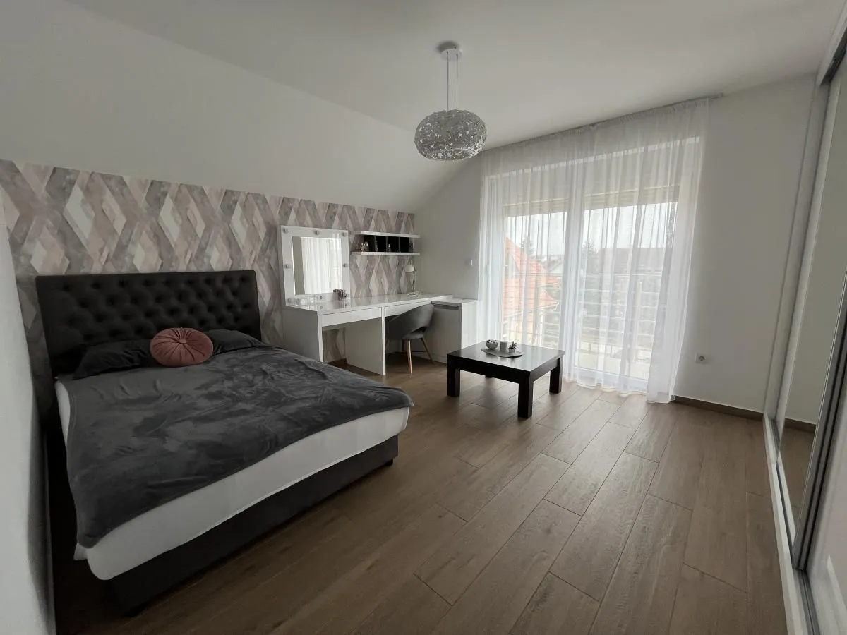 Sale, house, 402m², Adice, Novi Sad Sve Podlokacije