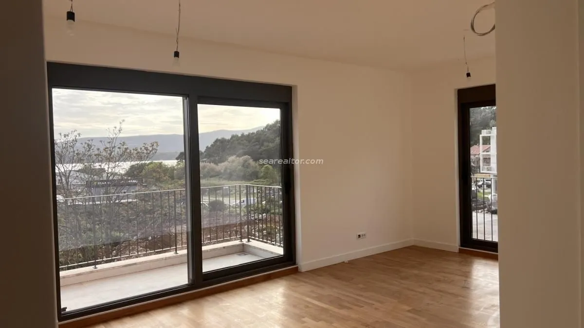 Prodaja, dvosoban stan, 72m², Tivat, Crna Gora