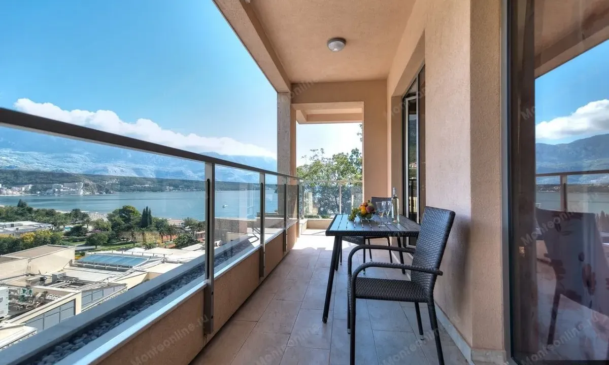 Sale, two bedroom apartment, 78m², Bečići, Budva