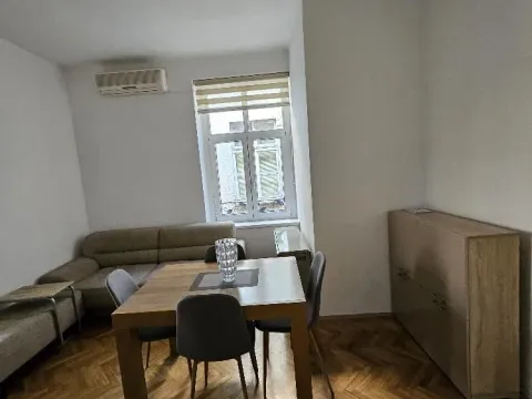 Rent, two bedroom apartment, 32m², Stari Grad, Beograd - image 4