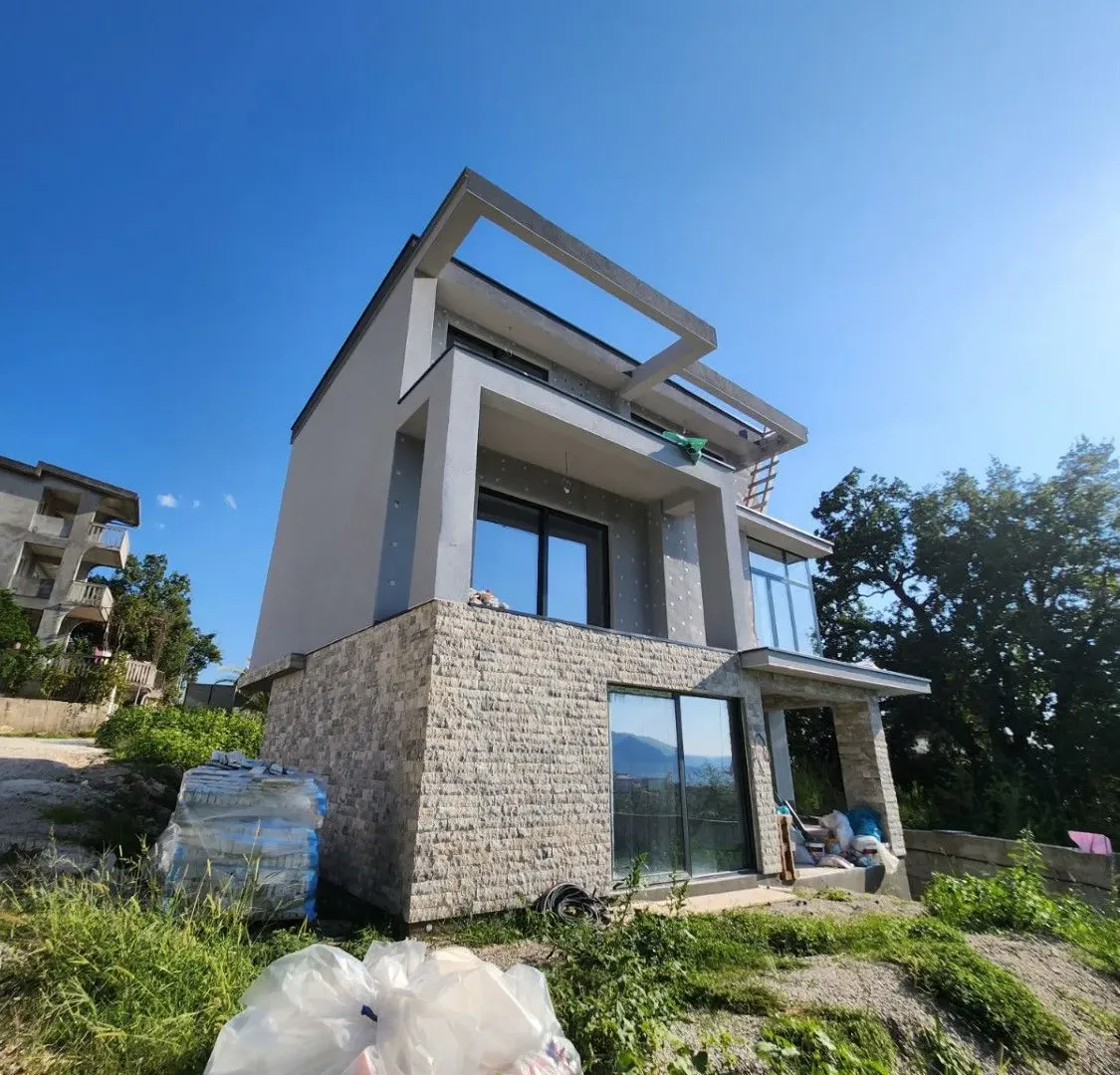 Prodaja, kuća, 230m², Kalimanj, Tivat