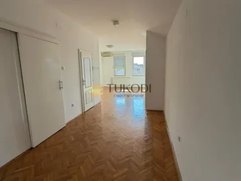 Sale, four bedroom apartment, 120m², Stari grad, Novi Sad - image 6