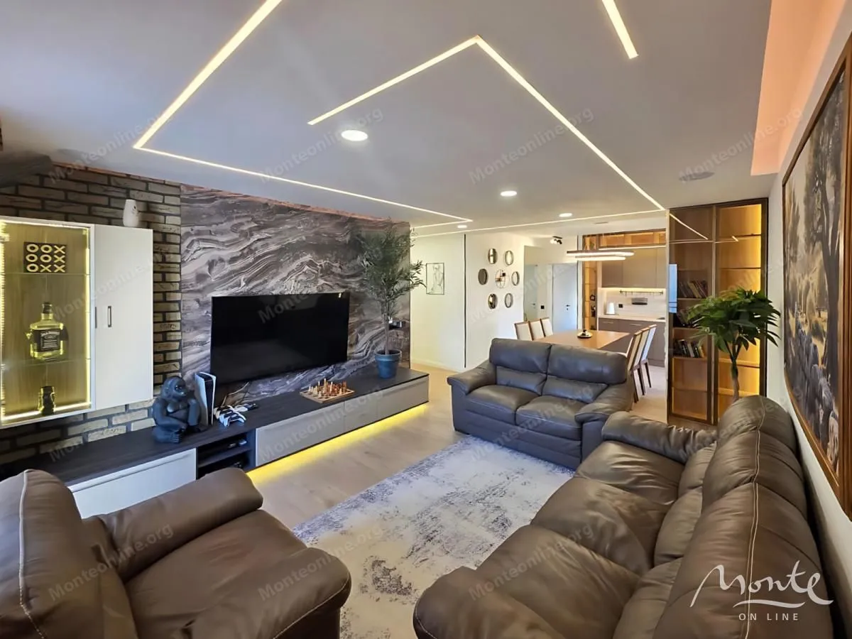 Sale, three bedroom apartment, 106m², Bečići, Budva
