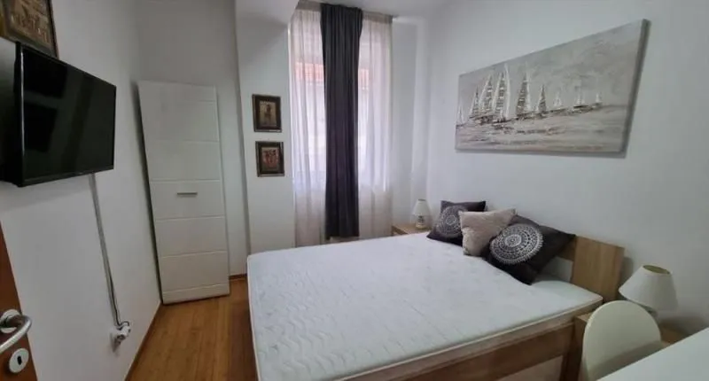 Izdavanje, trosoban stan, 88m², Kalenić Pijaca, Vračar Sve Podlokacije