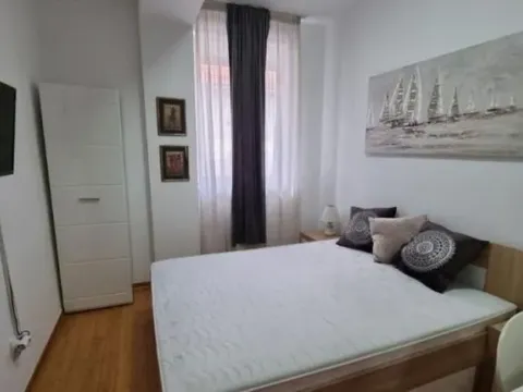 Izdavanje, trosoban stan, 88m², Kalenić Pijaca, Vračar Sve Podlokacije - image 9