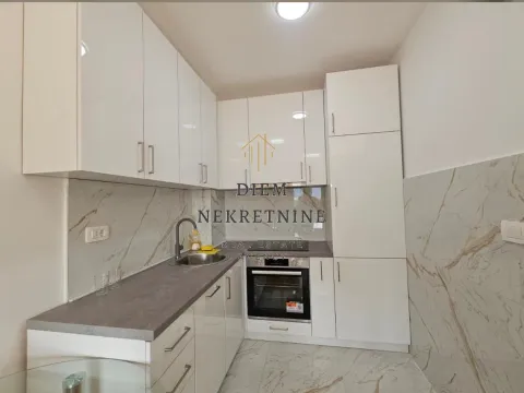 Izdavanje, jednosoban stan, 44m², Centar, Bar - image 2