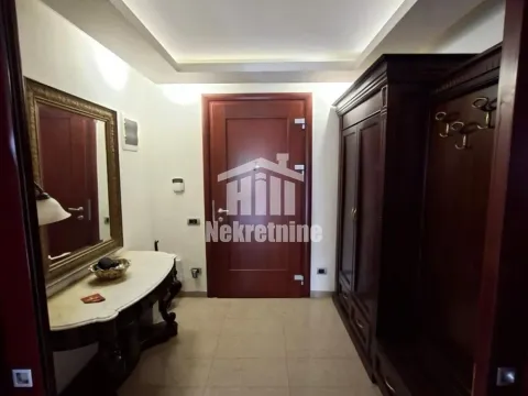 Izdavanje, kuća, 330m², Čukarica, Beograd - image 10