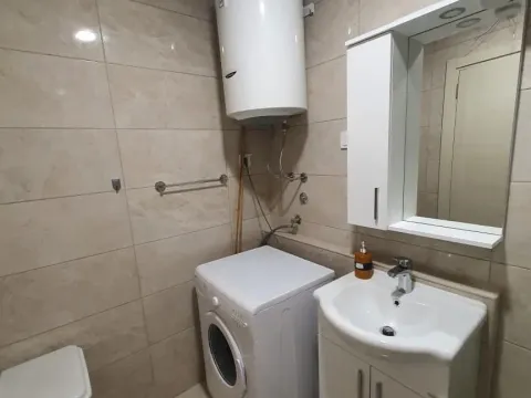 Rent, one bedroom apartment, 45m², Budva, Crna Gora - image 15