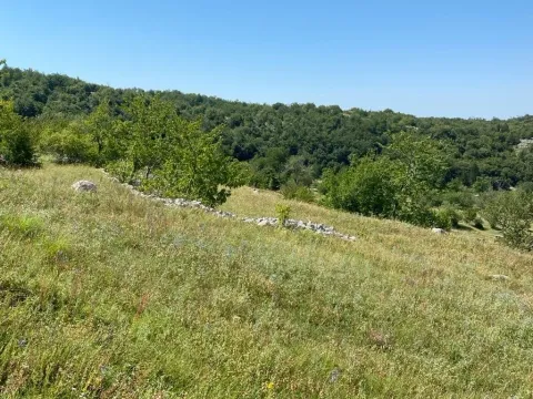 Zemljište in Kuči