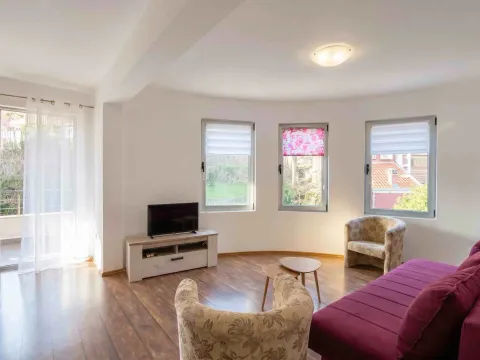 Prodaja, jednosoban stan, 48m², Bečići, Budva - image 1