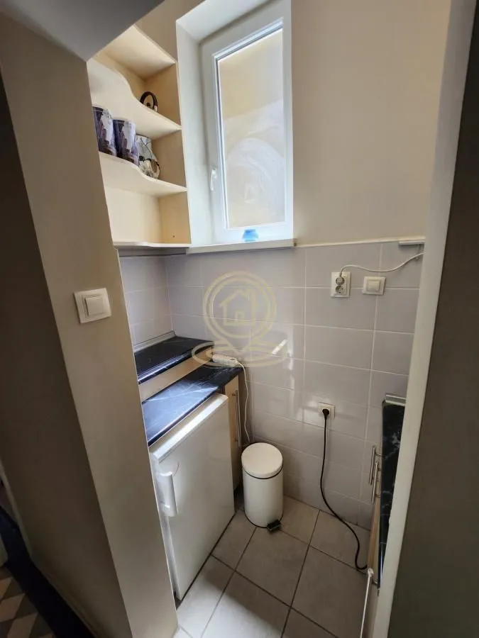 Izdavanje, poslovni prostor, 80m², Stari Grad, Beograd