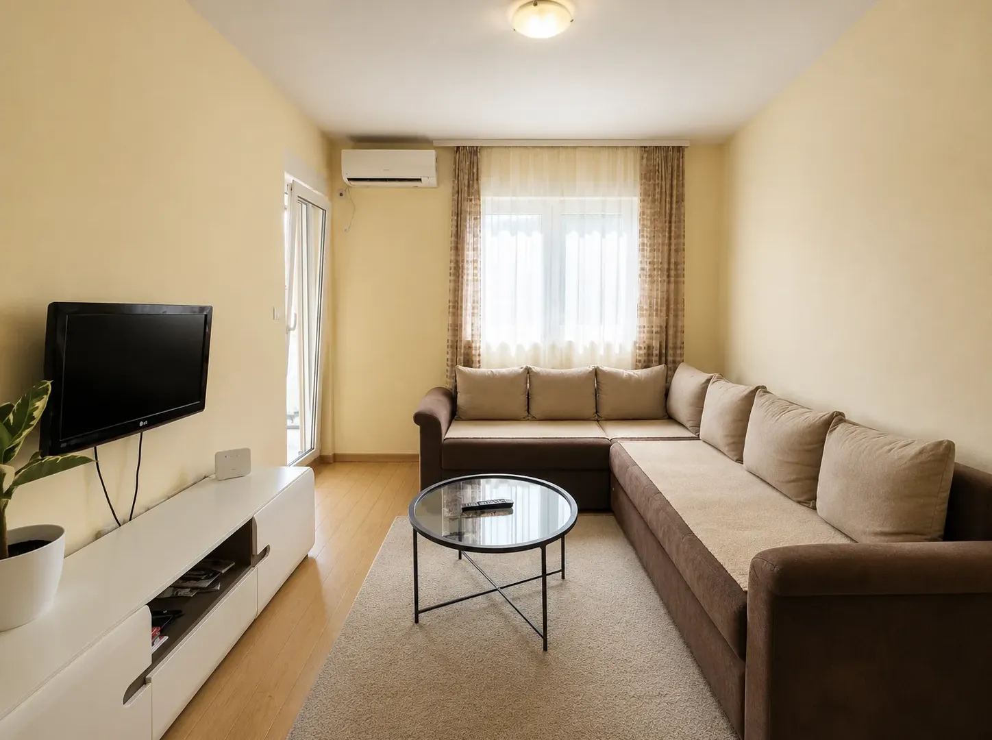 Izdavanje, jednosoban stan, 45m², City Kvart, Podgorica