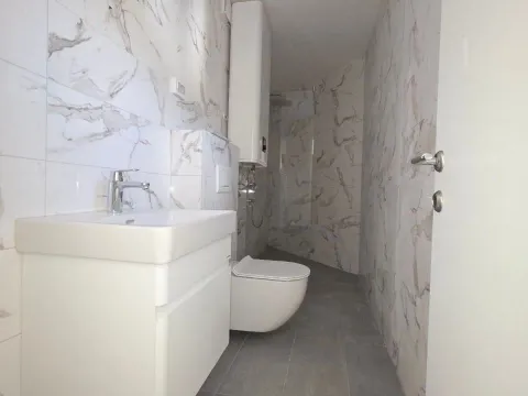 Sale, two bedroom apartment, 82m², Bečići, Budva - image 8