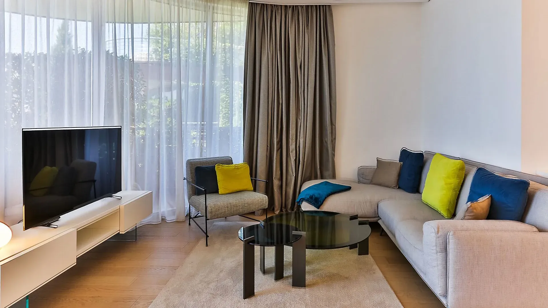Rent, two bedroom apartment, 138m², Dukley Gardens, Budva