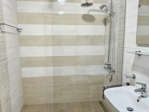 Izdavanje, dvosoban stan, 60m², Zabjelo, Podgorica - image 9