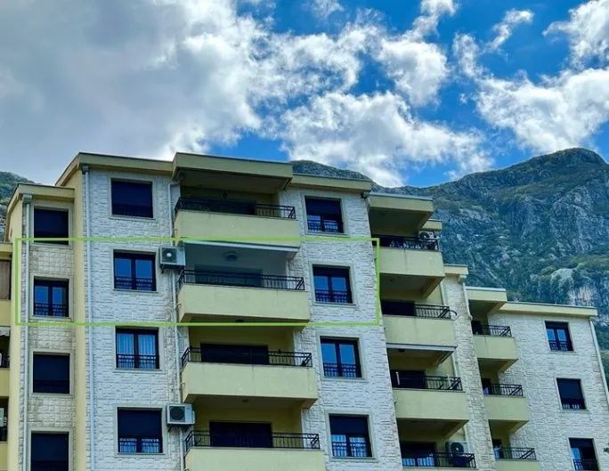 Prodaja, dvosoban stan, 85m², Dobrota, Kotor