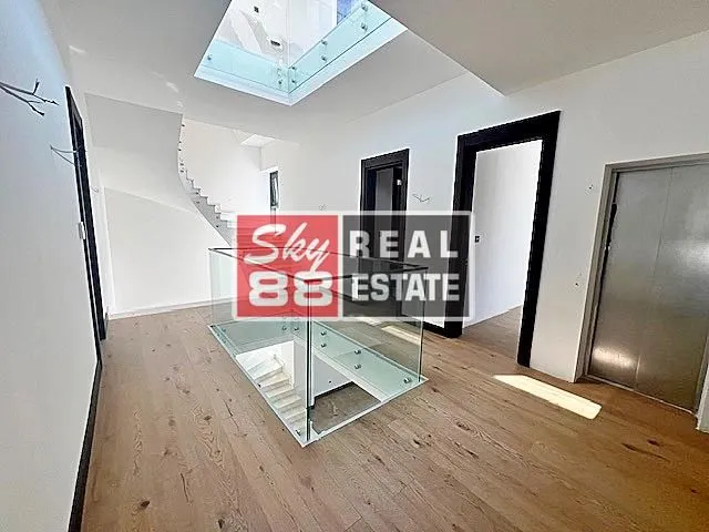 Prodaja, kuća, 900m², Savski Venac, Beograd