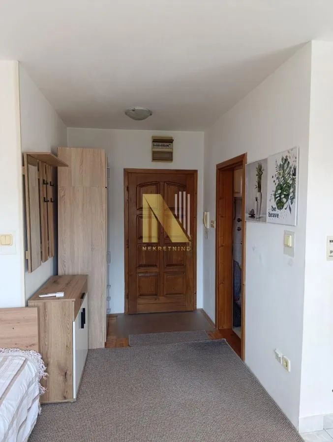 Izdavanje, garsonjera, 24m², Grbavica, Novi Sad Sve Podlokacije
