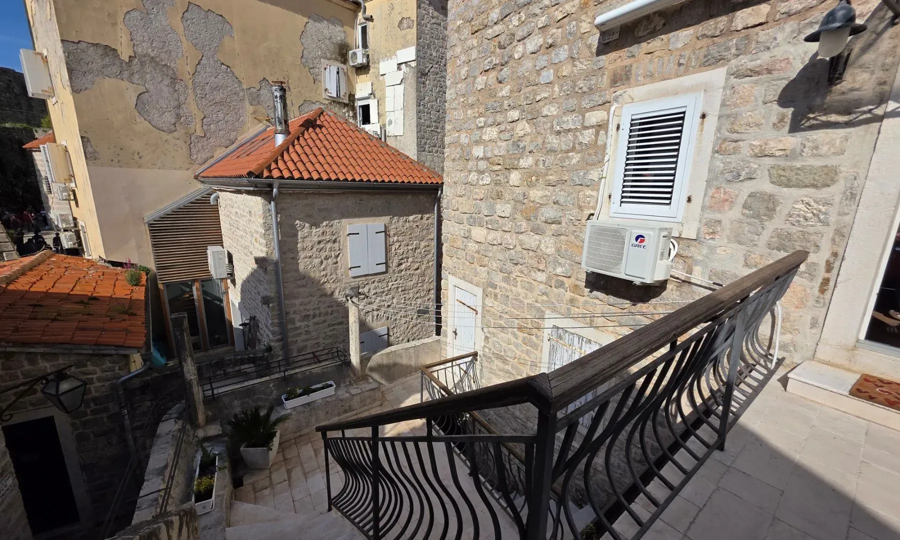 Rent, three bedroom apartment, 120m², Stari Grad, Budva