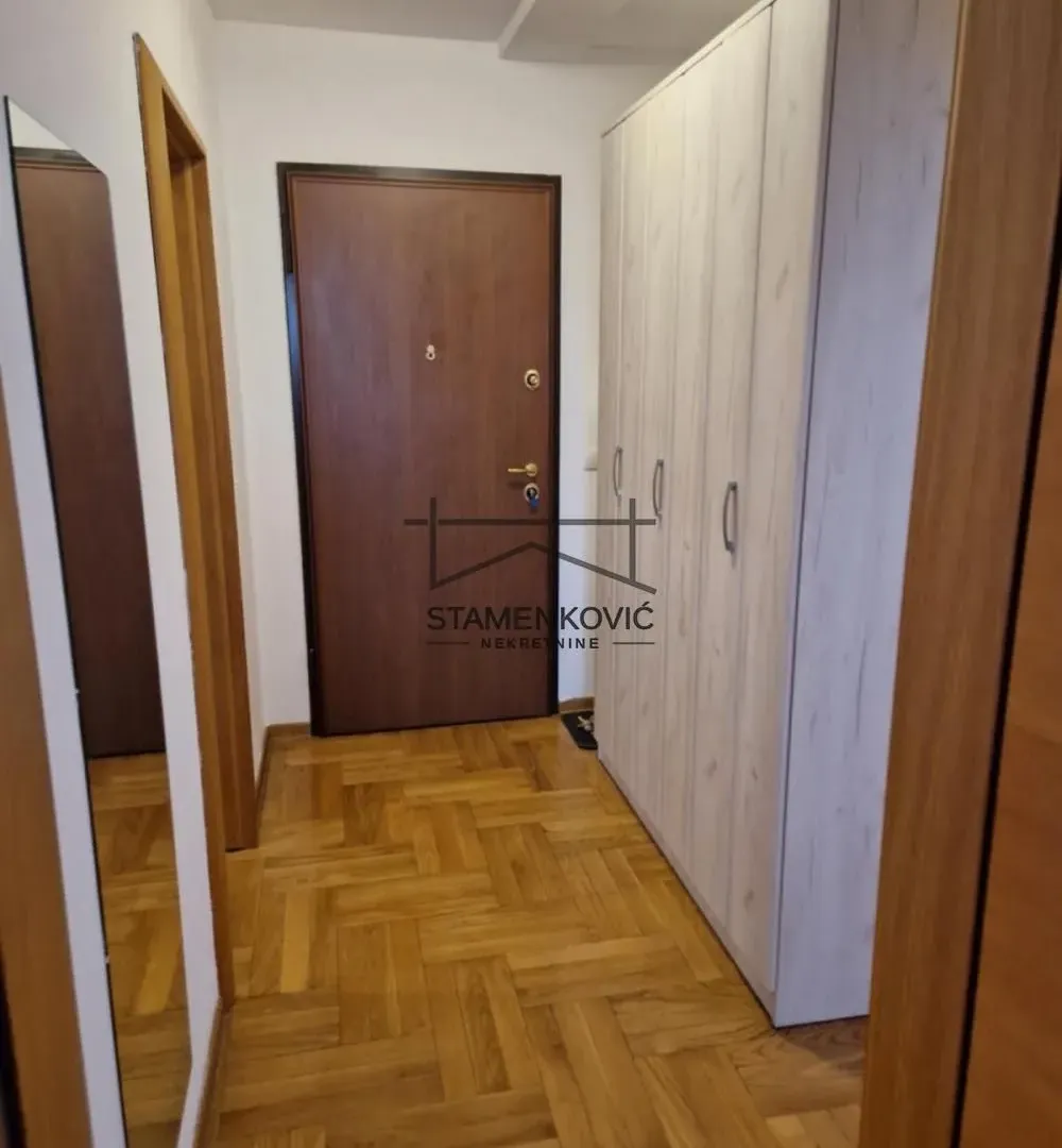 Izdavanje, jednosoban stan, 45m², Centar, Novi Sad